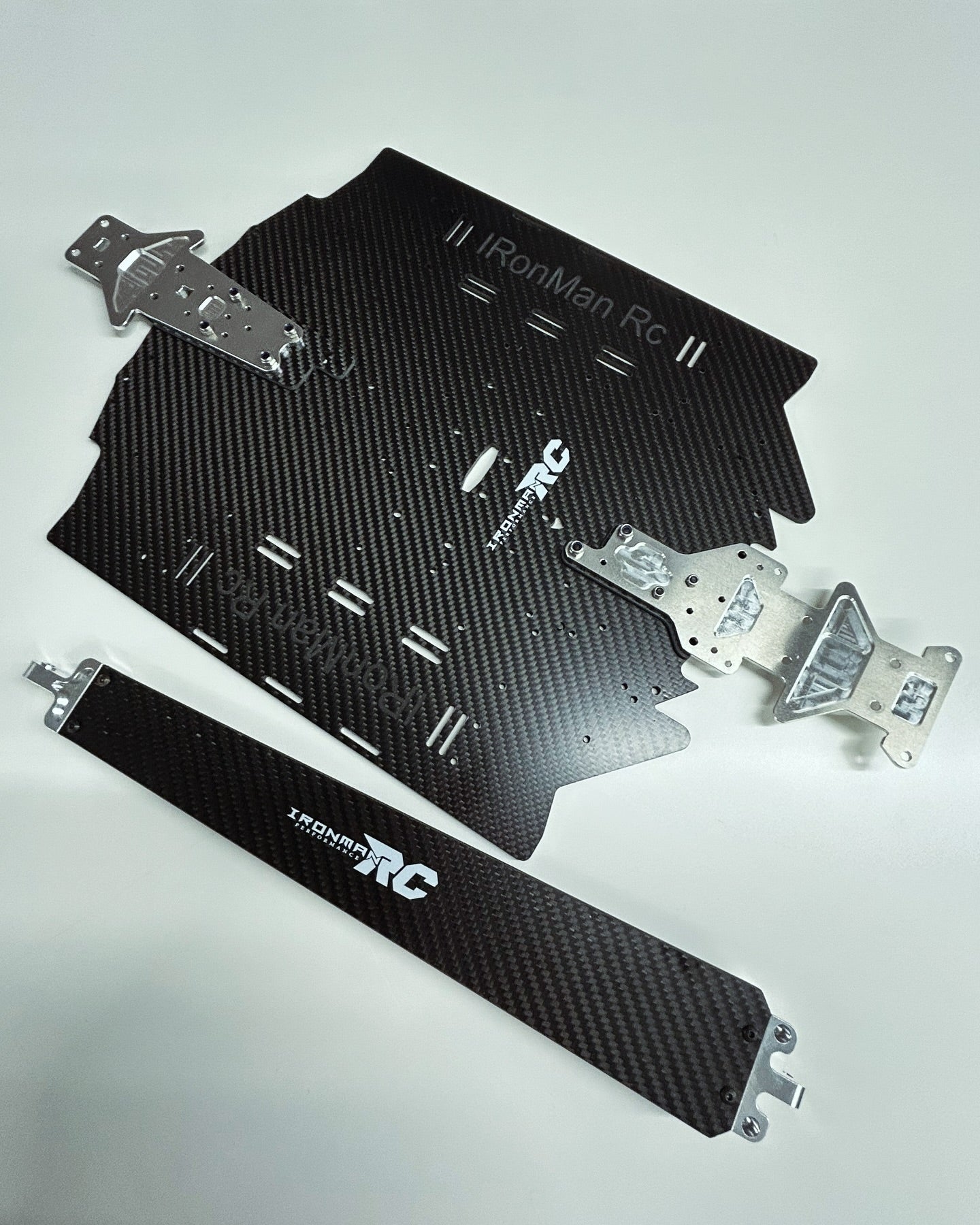 IRonManRc Limitless V2 Carbon Fiber Wide Chasis W/ Top Brace (POLOISHED CHROME)